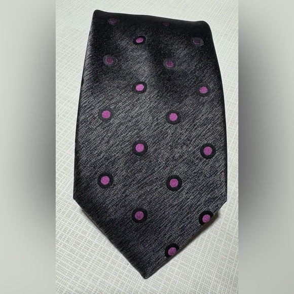 Italo Ferretti 100% Silk Hand made in Italy Elegant Black Purple Polka Dot Tie